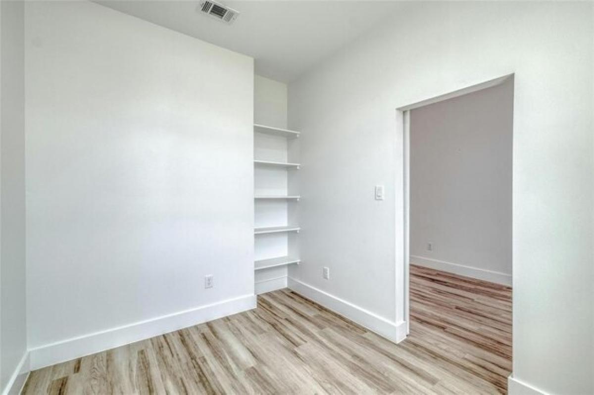 Picture of Home For Sale in Del Valle, Texas, United States