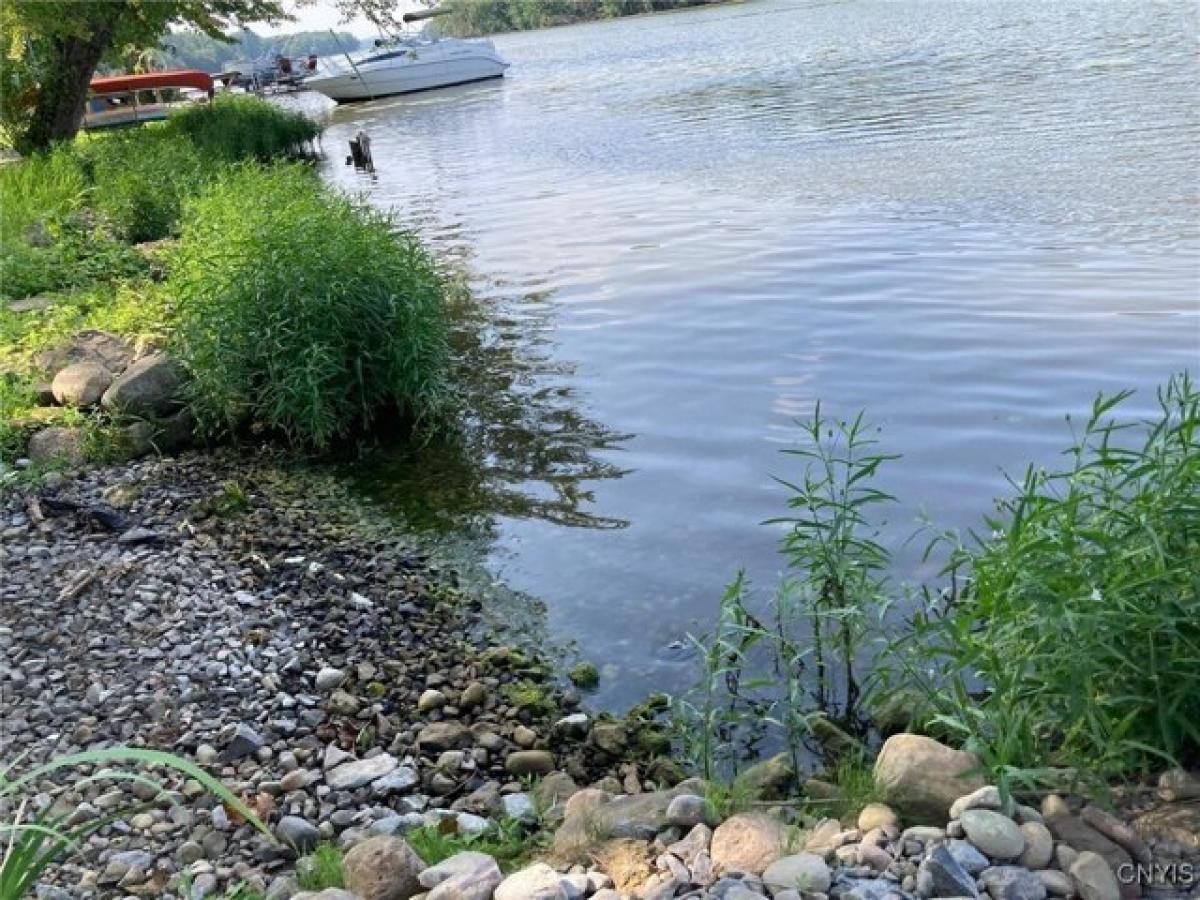 Picture of Home For Sale in Jordan, New York, United States