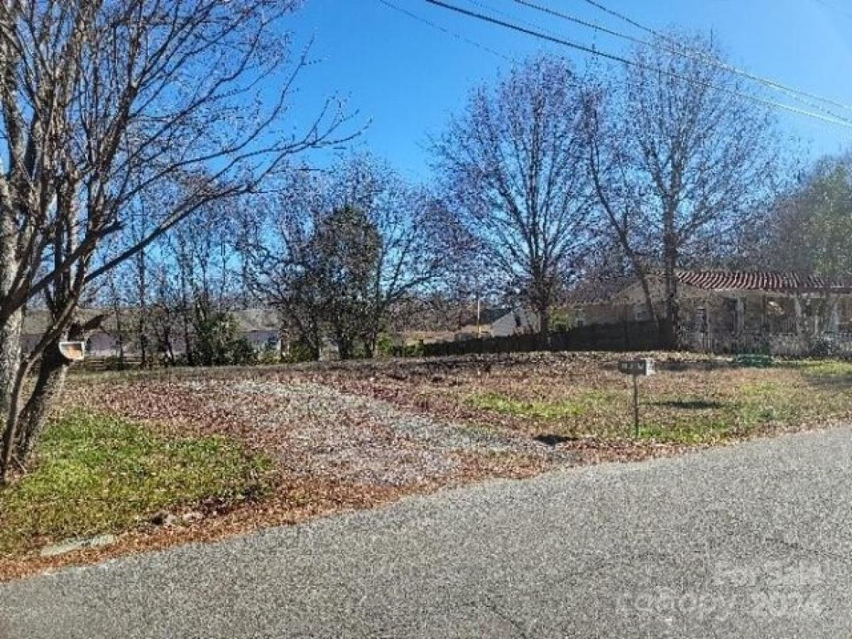 Picture of Residential Land For Sale in Cornelius, North Carolina, United States
