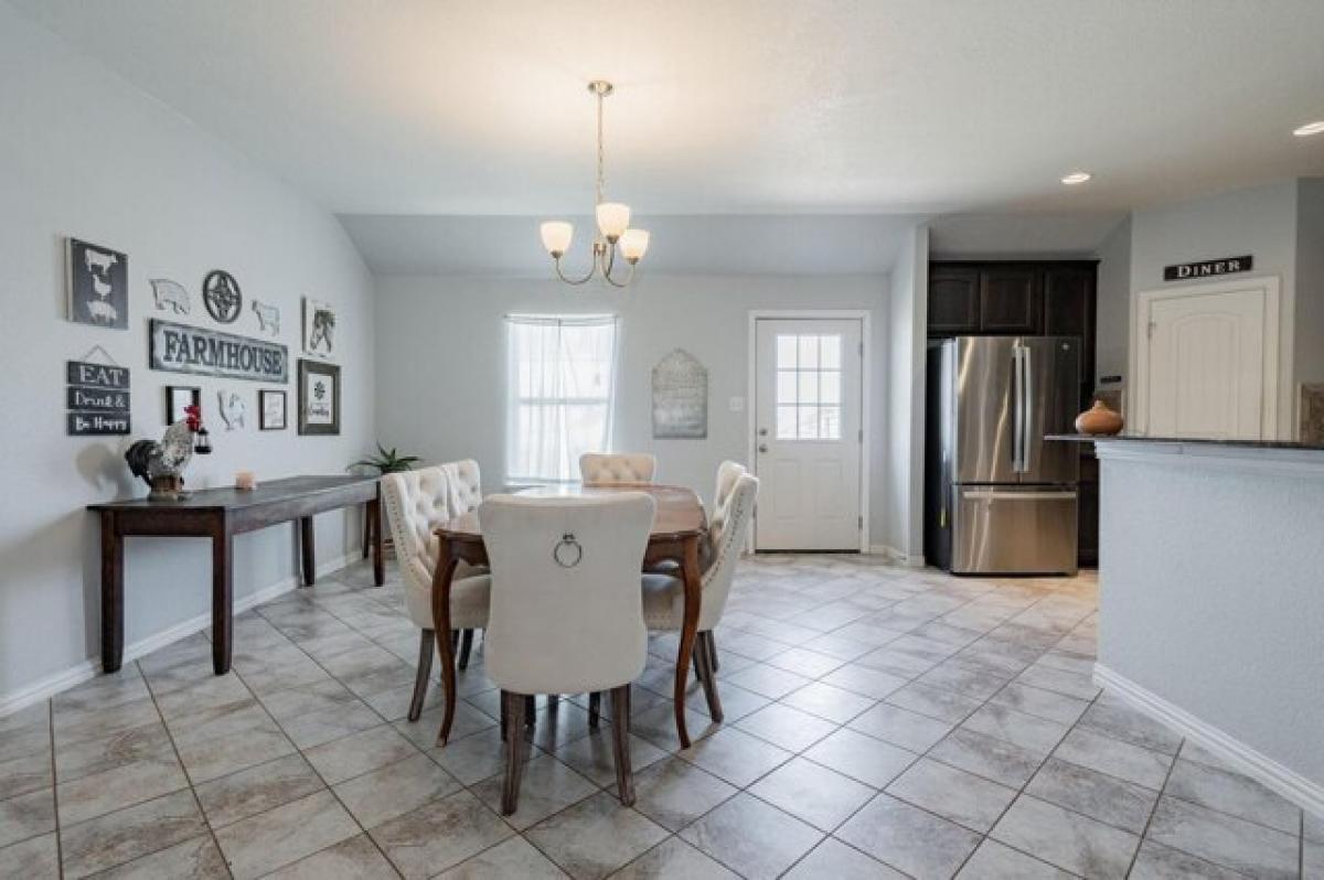 Picture of Home For Sale in Paradise, Texas, United States