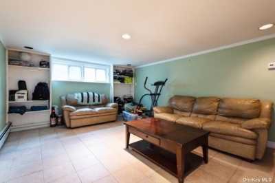 Home For Sale in Glen Cove, New York