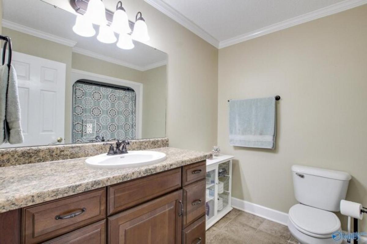 Picture of Home For Sale in Hartselle, Alabama, United States