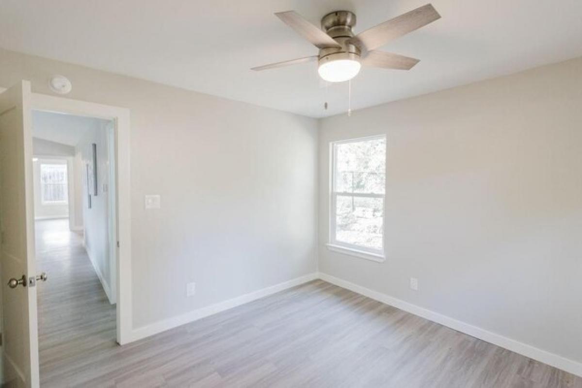 Picture of Home For Sale in Jonestown, Texas, United States