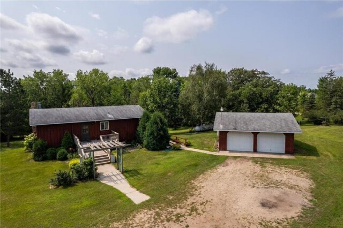 Picture of Home For Sale in Detroit Lakes, Minnesota, United States