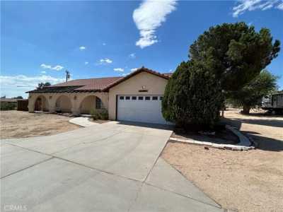 Home For Rent in Apple Valley, California