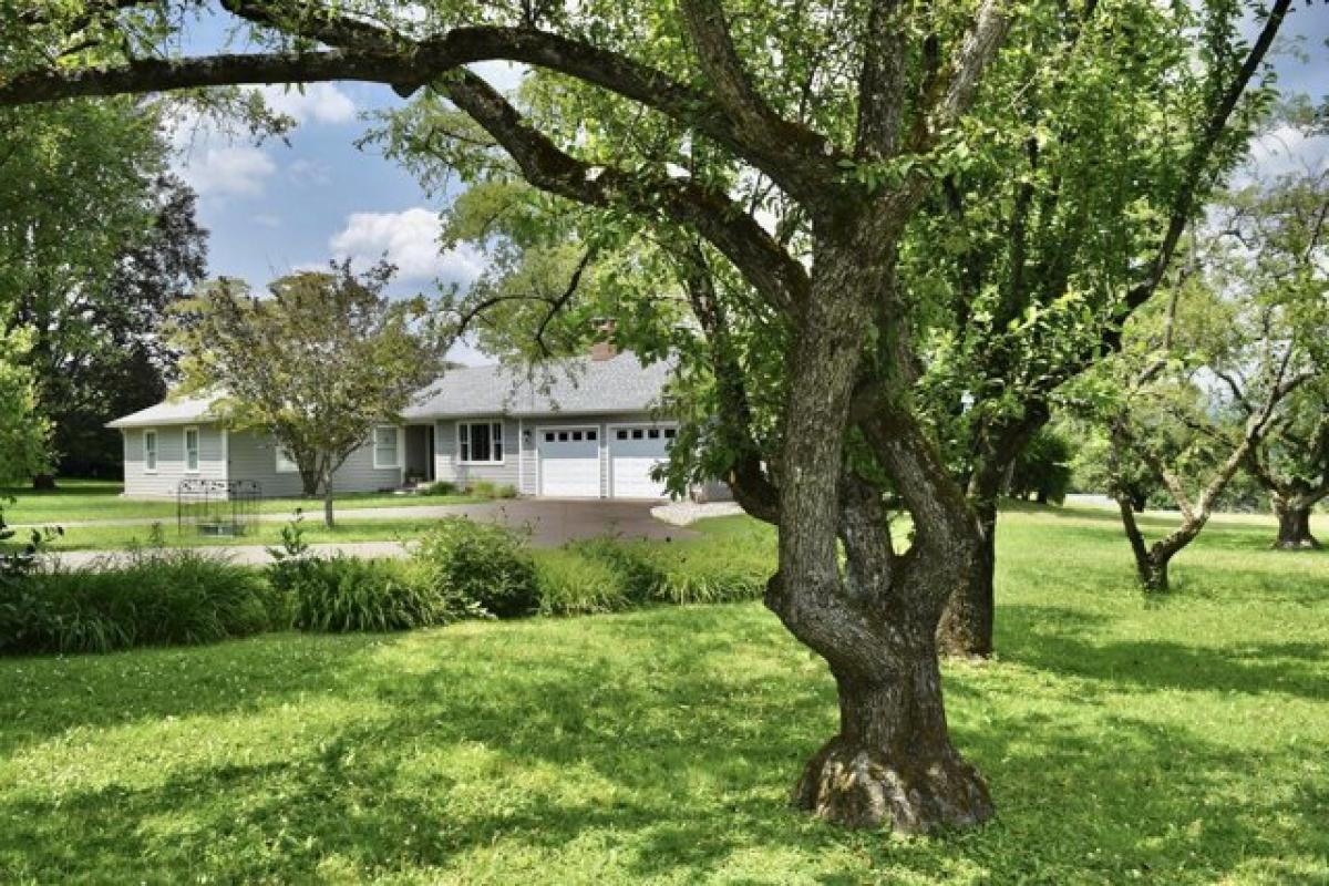 Picture of Home For Sale in Salisbury, Connecticut, United States