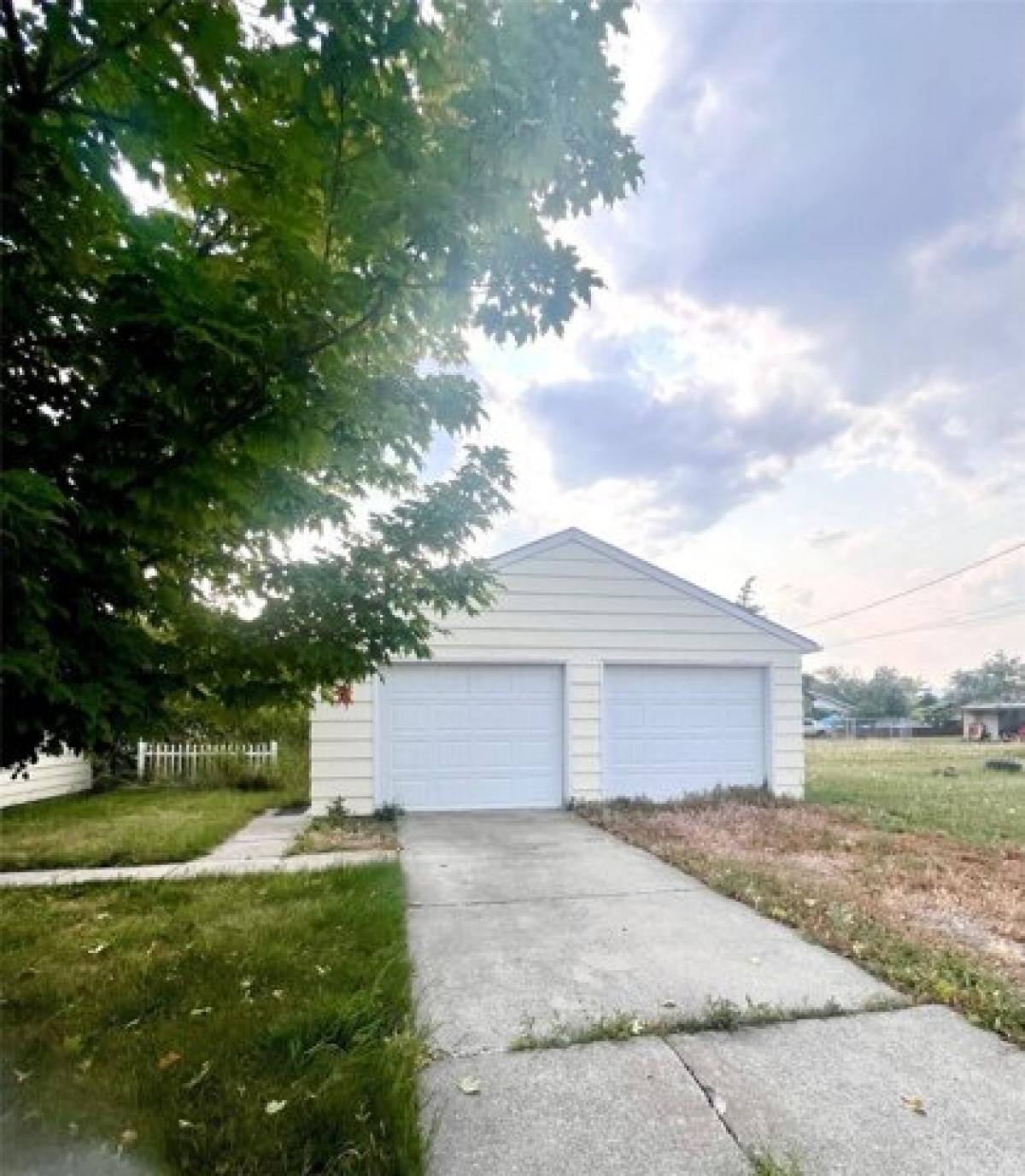 Picture of Home For Sale in Polson, Montana, United States