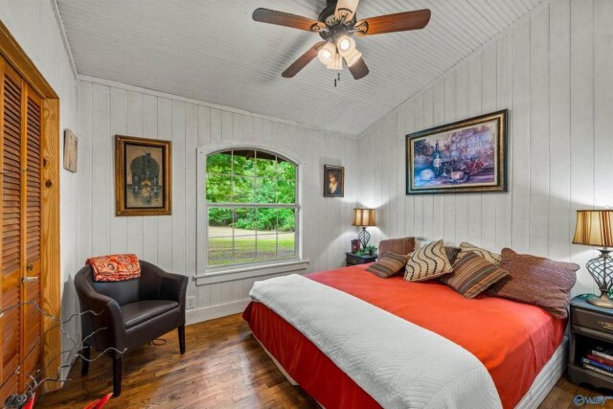 Picture of Home For Sale in Mentone, Alabama, United States