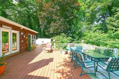 Home For Sale in Dix Hills, New York
