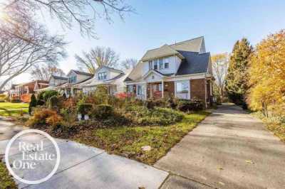 Home For Rent in Grosse Pointe, Michigan