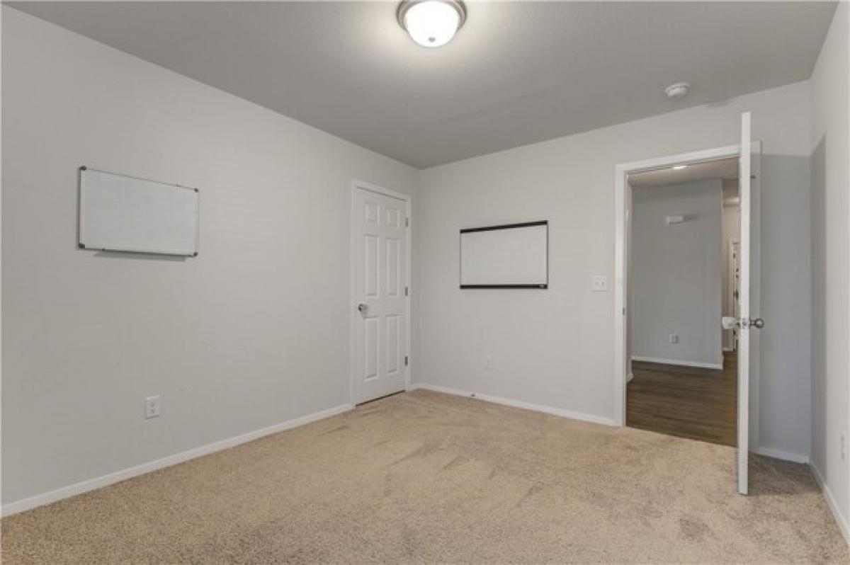 Picture of Home For Sale in Lowell, Arkansas, United States