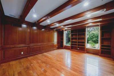 Home For Sale in Glen Head, New York