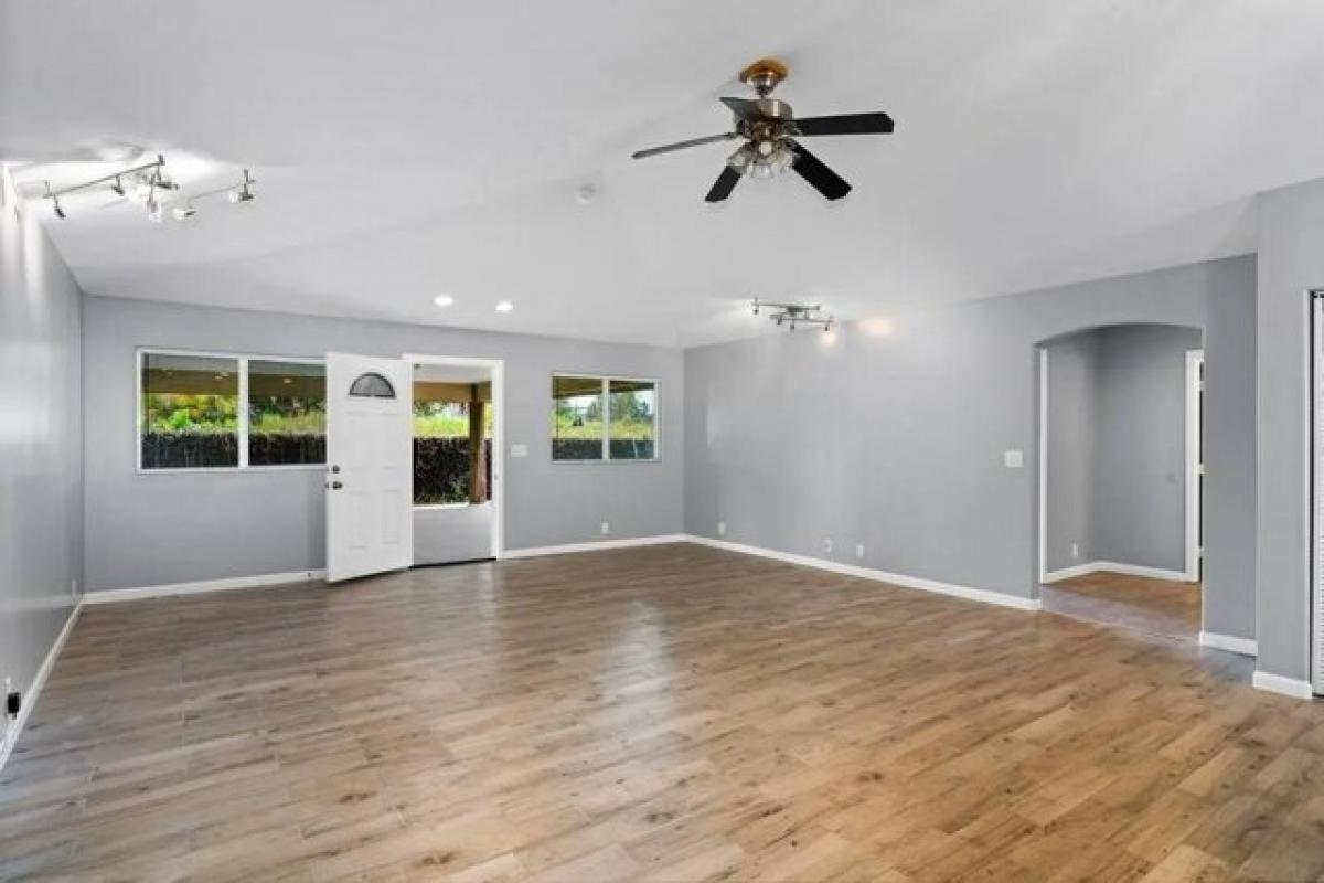 Picture of Home For Sale in Ocean View, Hawaii, United States