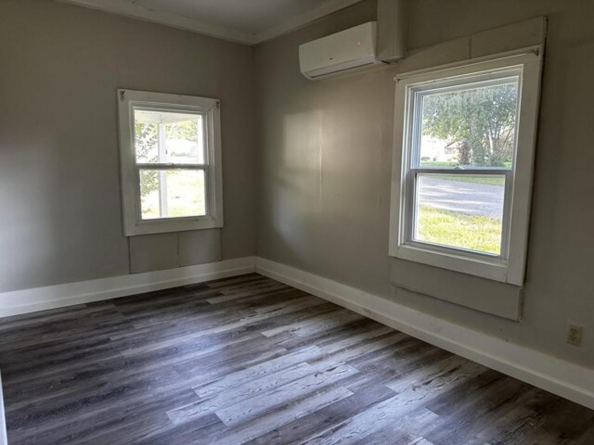 Picture of Home For Sale in West Plains, Missouri, United States