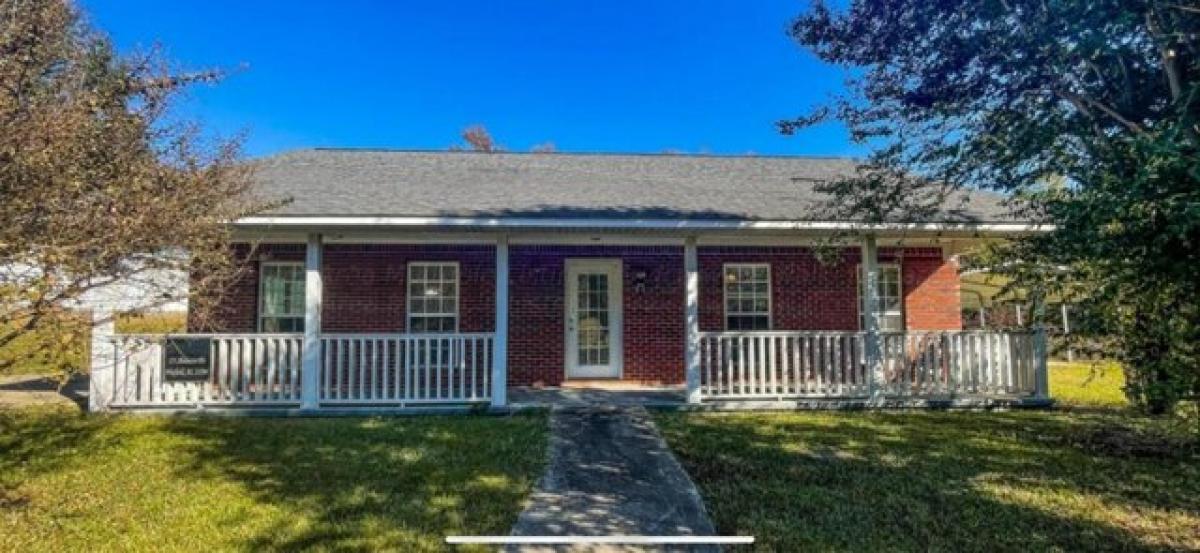 Picture of Home For Sale in Winfield, Alabama, United States