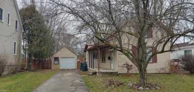 Home For Rent in Saint Clair Shores, Michigan