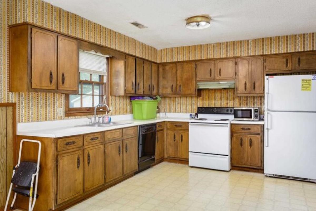 Picture of Home For Sale in Killen, Alabama, United States