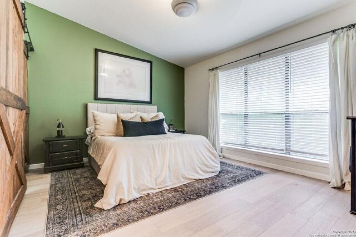 Picture of Home For Sale in San Antonio, Texas, United States