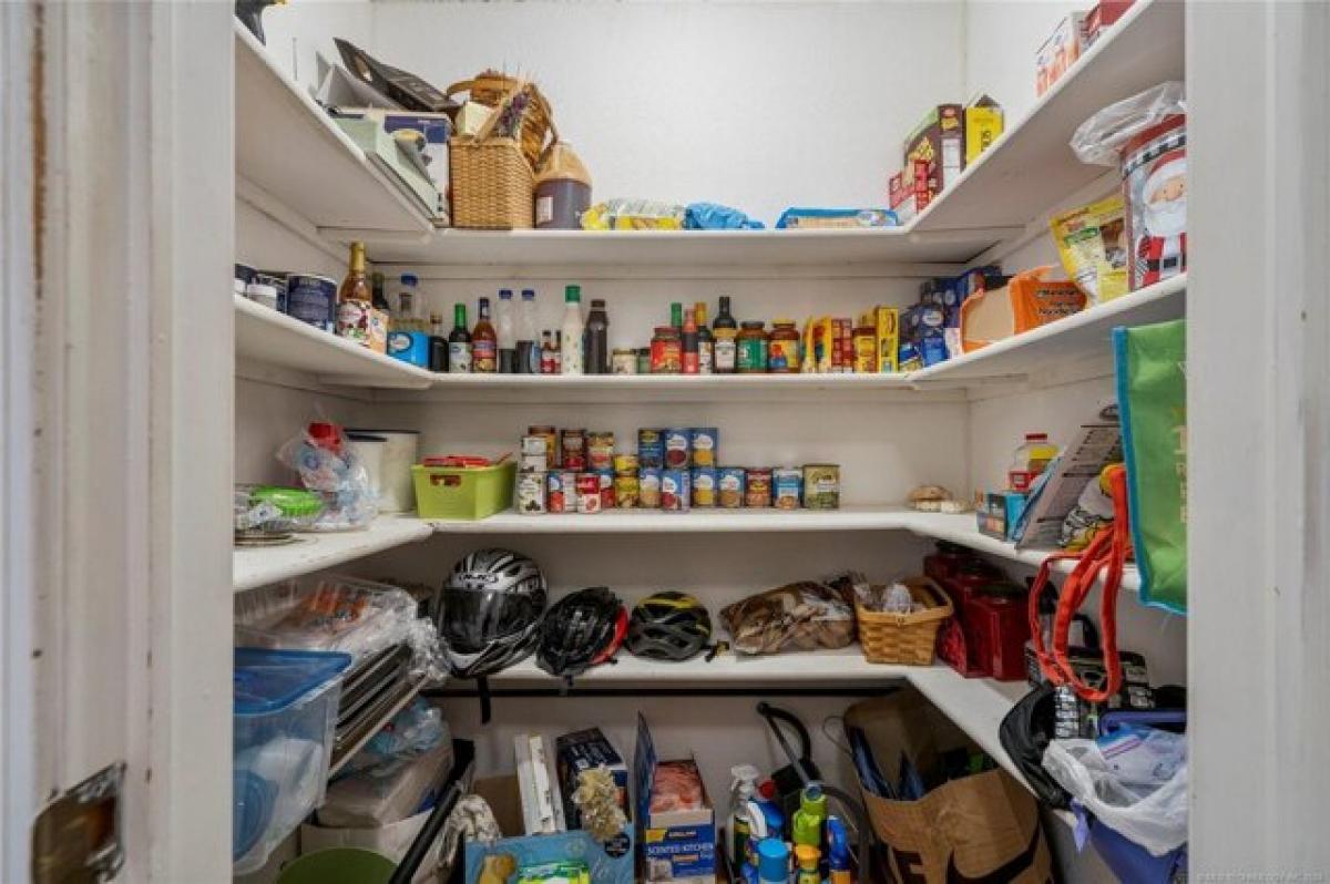 Picture of Home For Sale in Tulsa, Oklahoma, United States