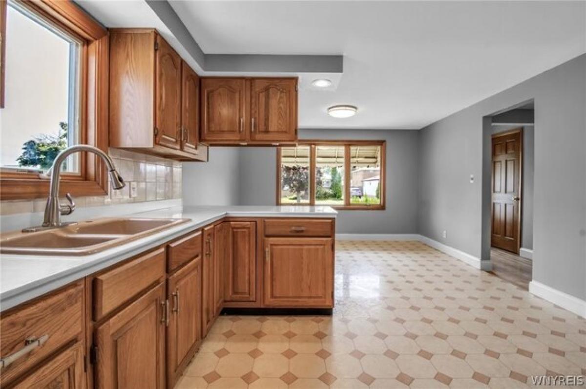 Picture of Home For Sale in Buffalo, New York, United States