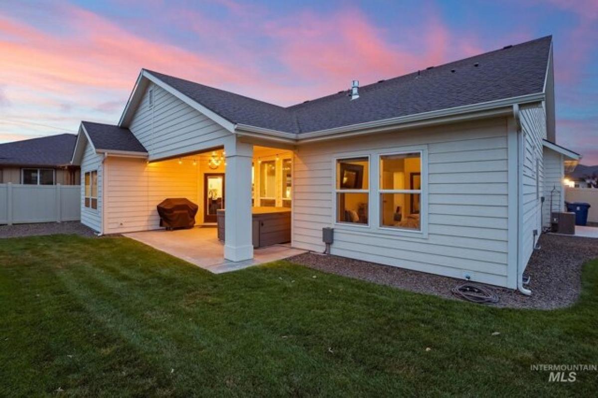 Picture of Home For Sale in Nampa, Idaho, United States