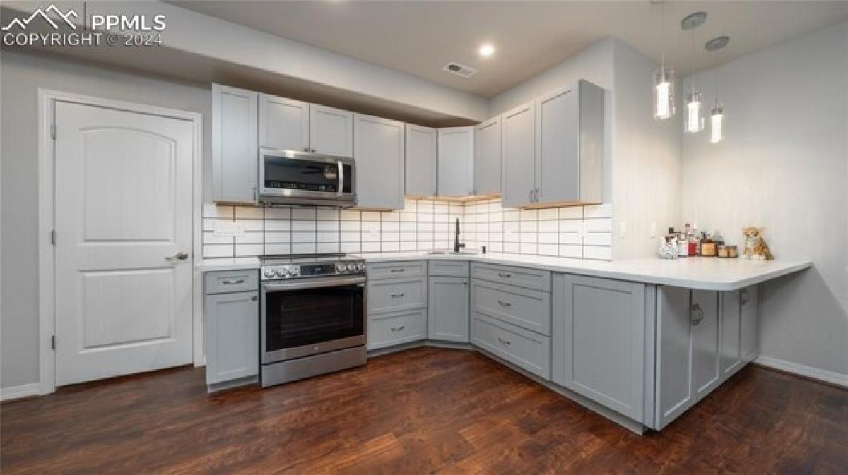 Picture of Home For Sale in Colorado Springs, Colorado, United States