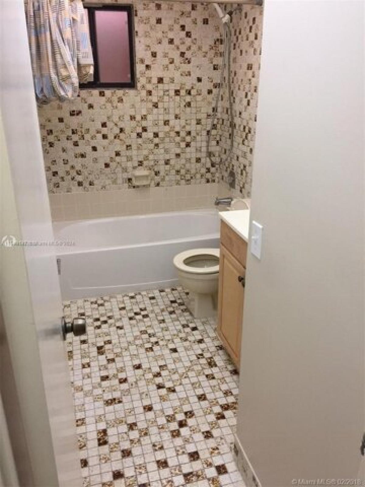 Picture of Home For Sale in Miami, Florida, United States