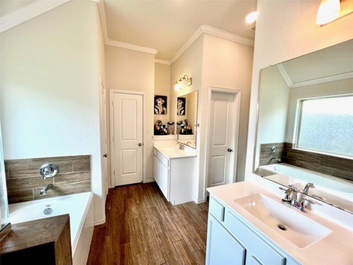 Picture of Home For Sale in Rosharon, Texas, United States