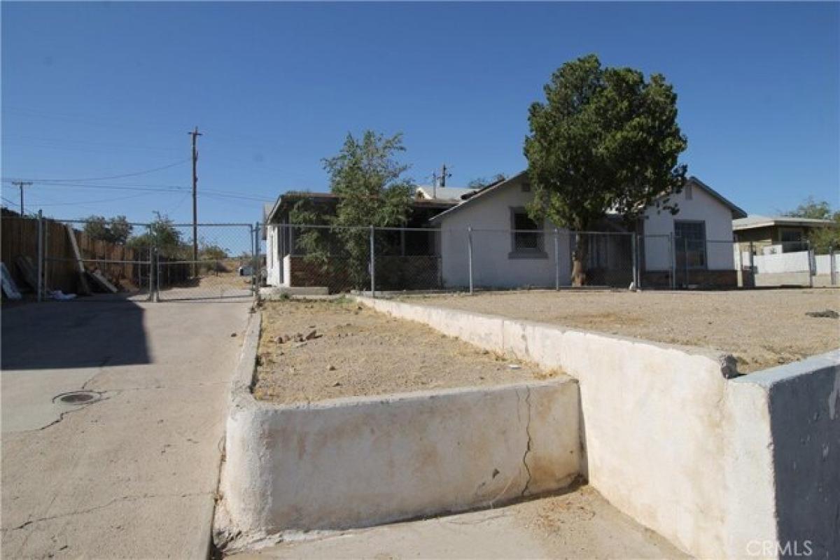 Picture of Home For Sale in Barstow, California, United States