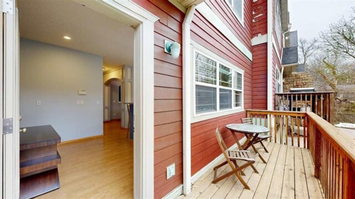 Picture of Home For Sale in Iowa City, Iowa, United States