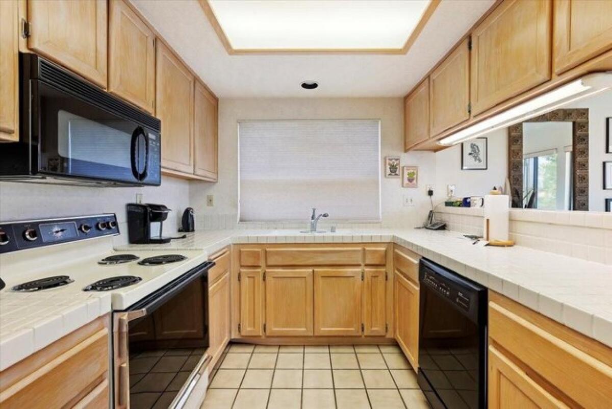 Picture of Home For Sale in Palm Desert, California, United States