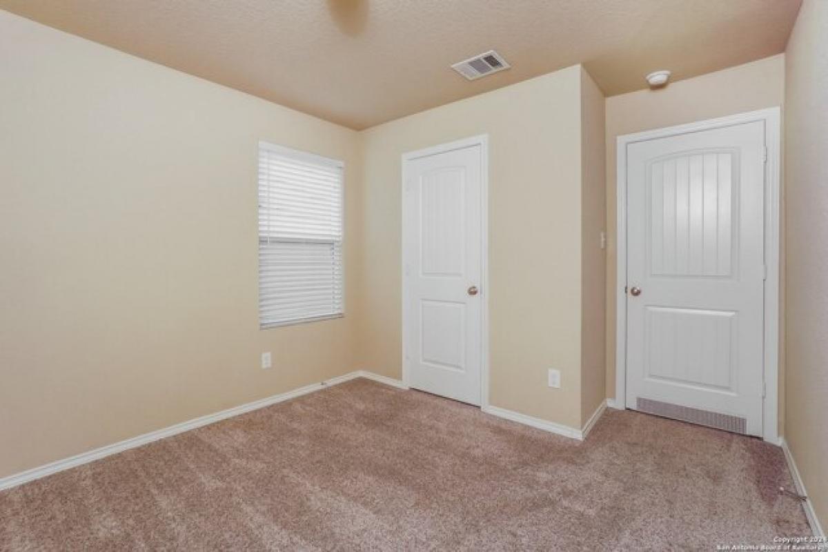 Picture of Home For Sale in Converse, Texas, United States