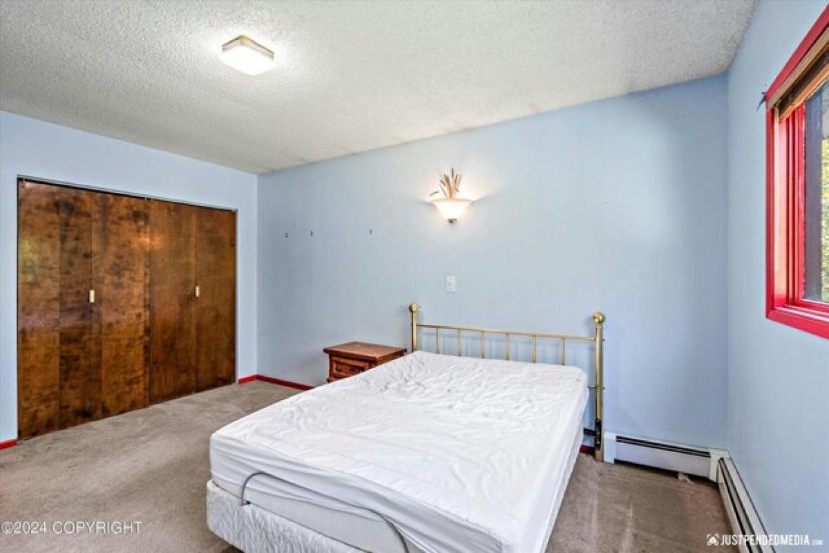 Picture of Home For Sale in Anchorage, Alaska, United States