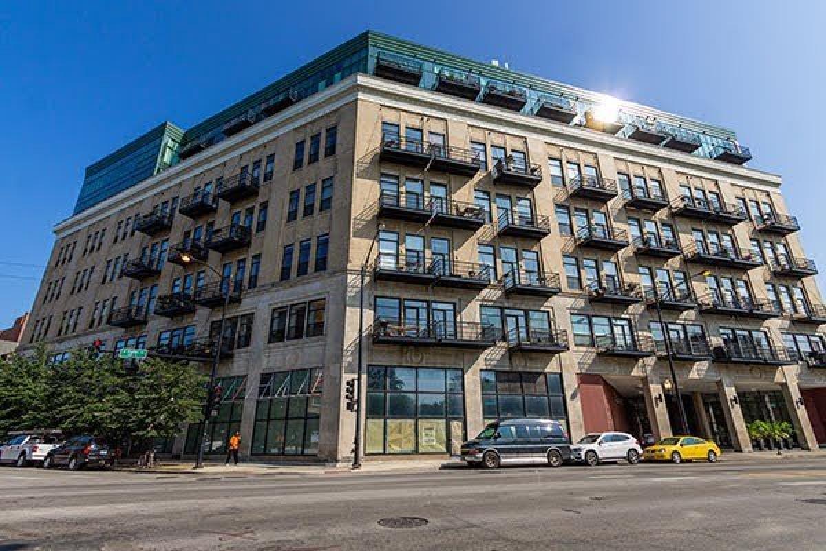 Picture of Home For Sale in Chicago, Illinois, United States