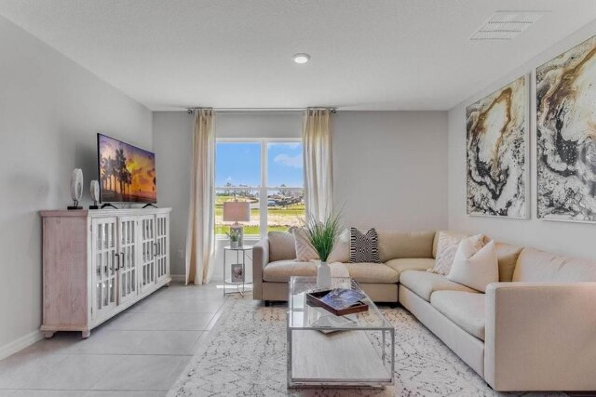 Picture of Home For Sale in Deltona, Florida, United States