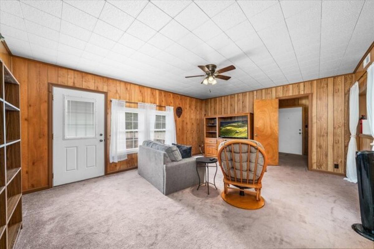 Picture of Home For Sale in Crossville, Tennessee, United States