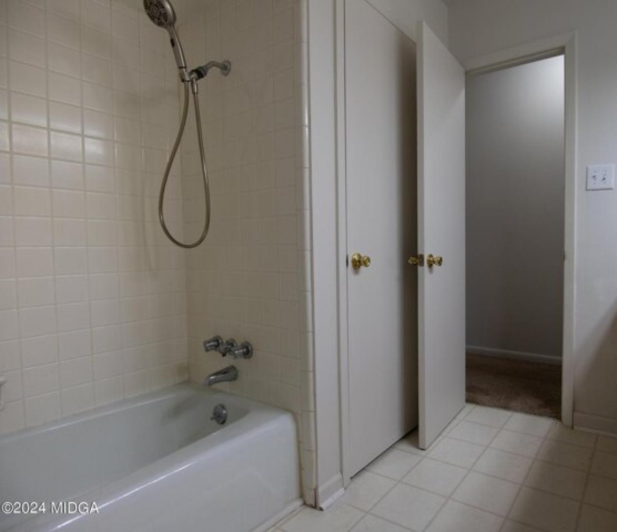 Picture of Home For Sale in Perry, Georgia, United States