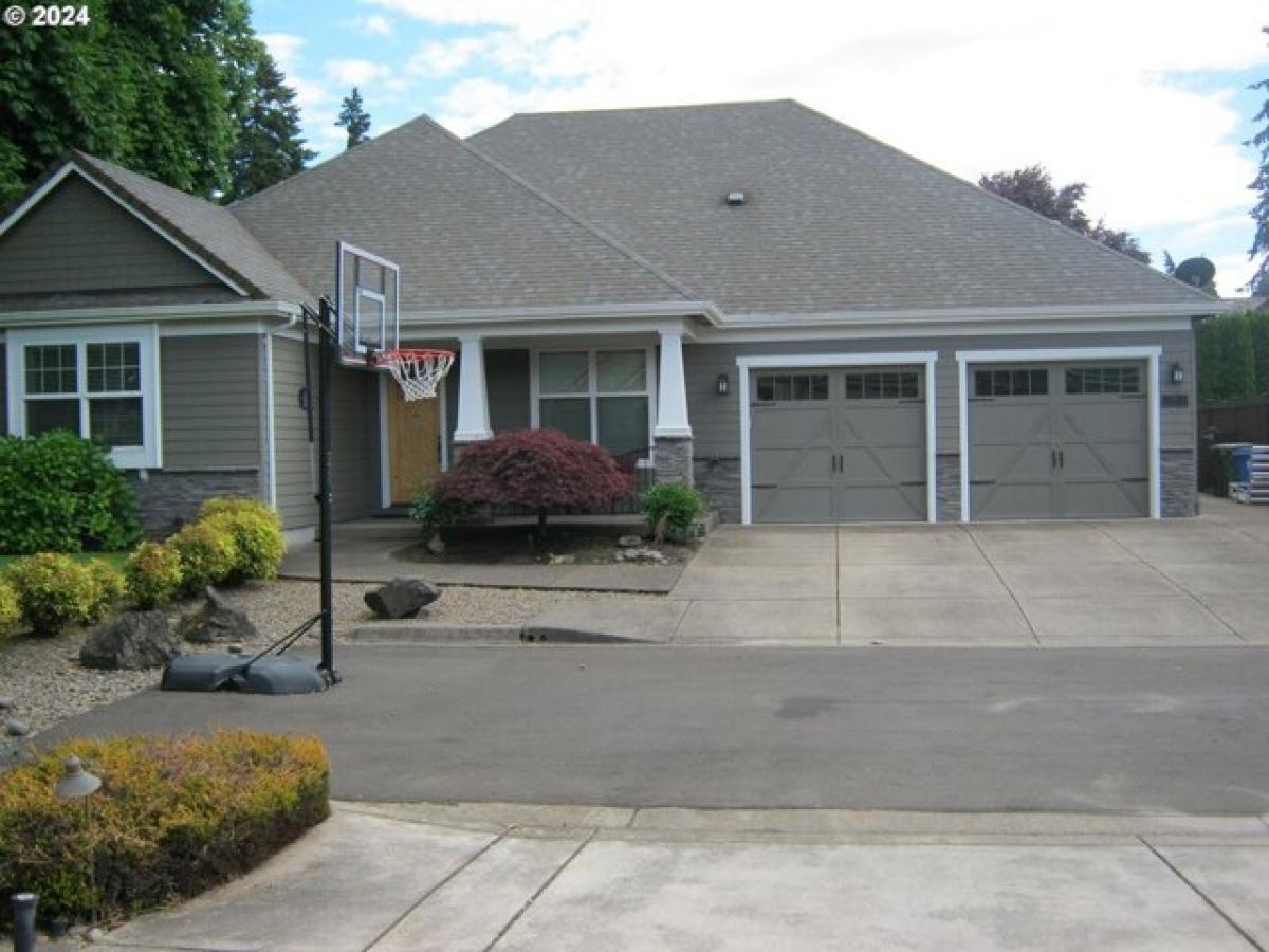 Picture of Home For Sale in Eugene, Oregon, United States