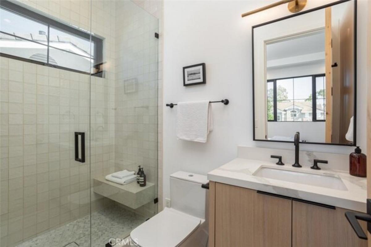 Picture of Home For Sale in Newport Beach, California, United States