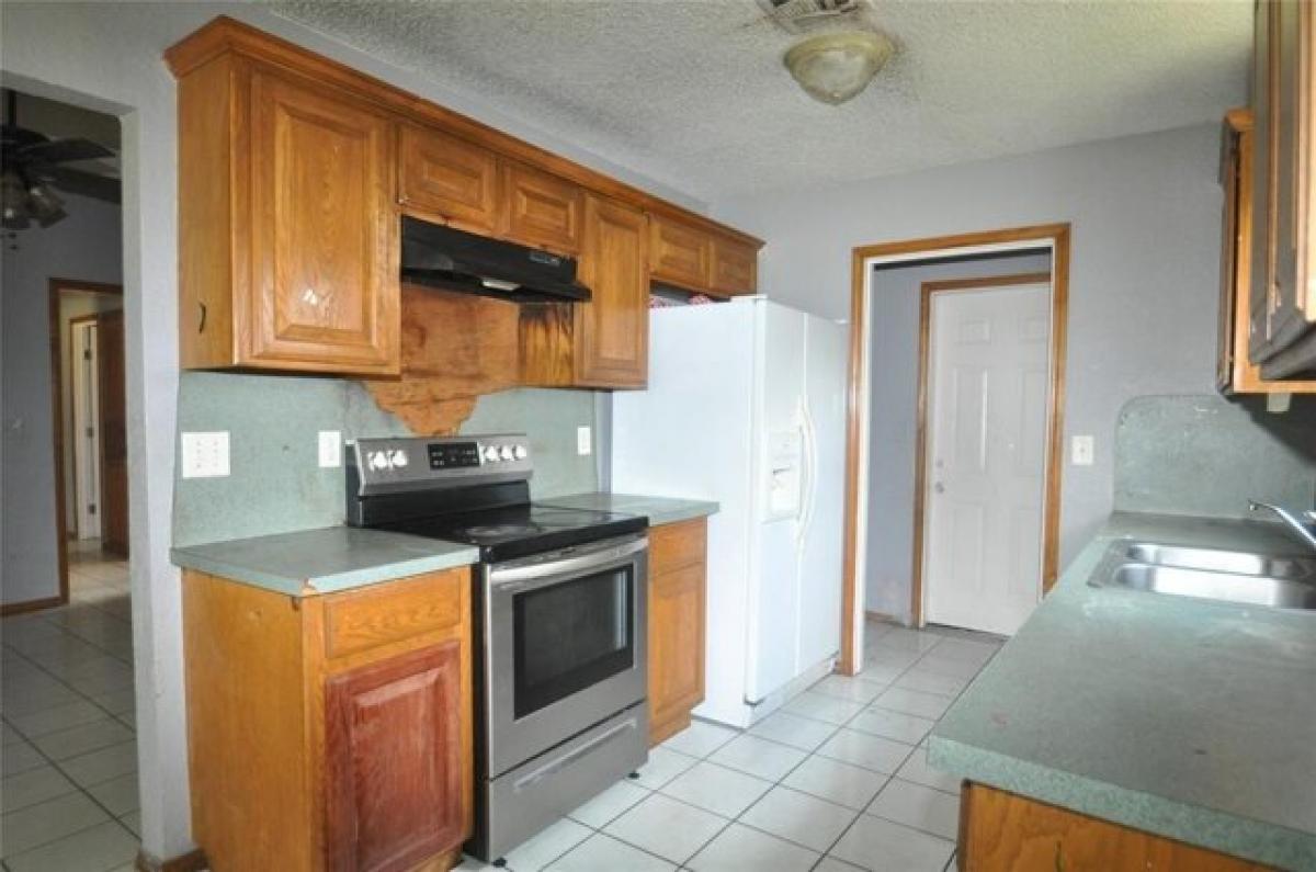 Picture of Home For Sale in Oklahoma City, Oklahoma, United States