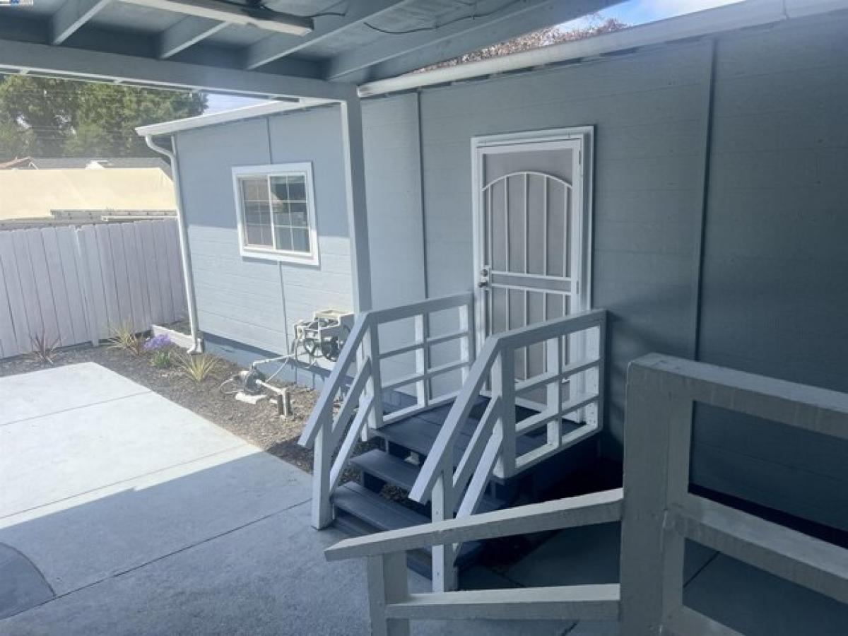 Picture of Home For Sale in Oakland, California, United States