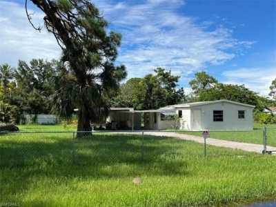 Home For Sale in Naples, Florida