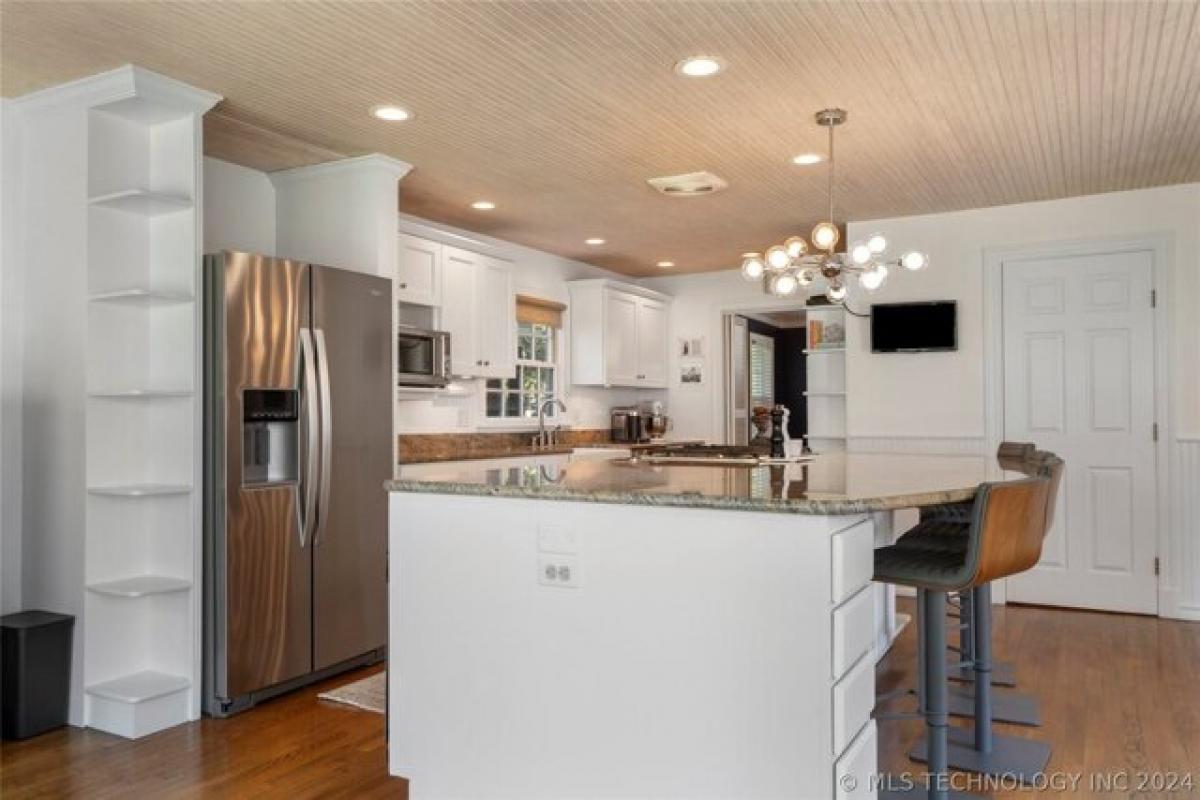 Picture of Home For Sale in Tulsa, Oklahoma, United States