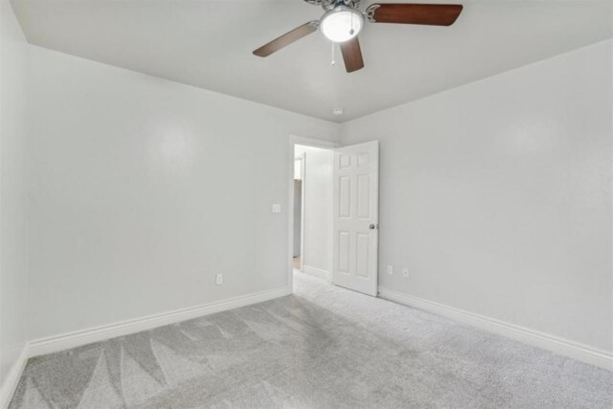 Picture of Home For Sale in Moore, Oklahoma, United States