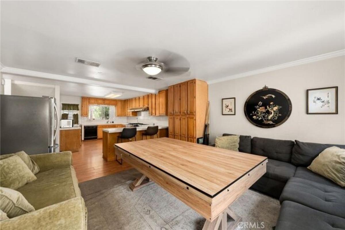 Picture of Home For Sale in Los Angeles, California, United States