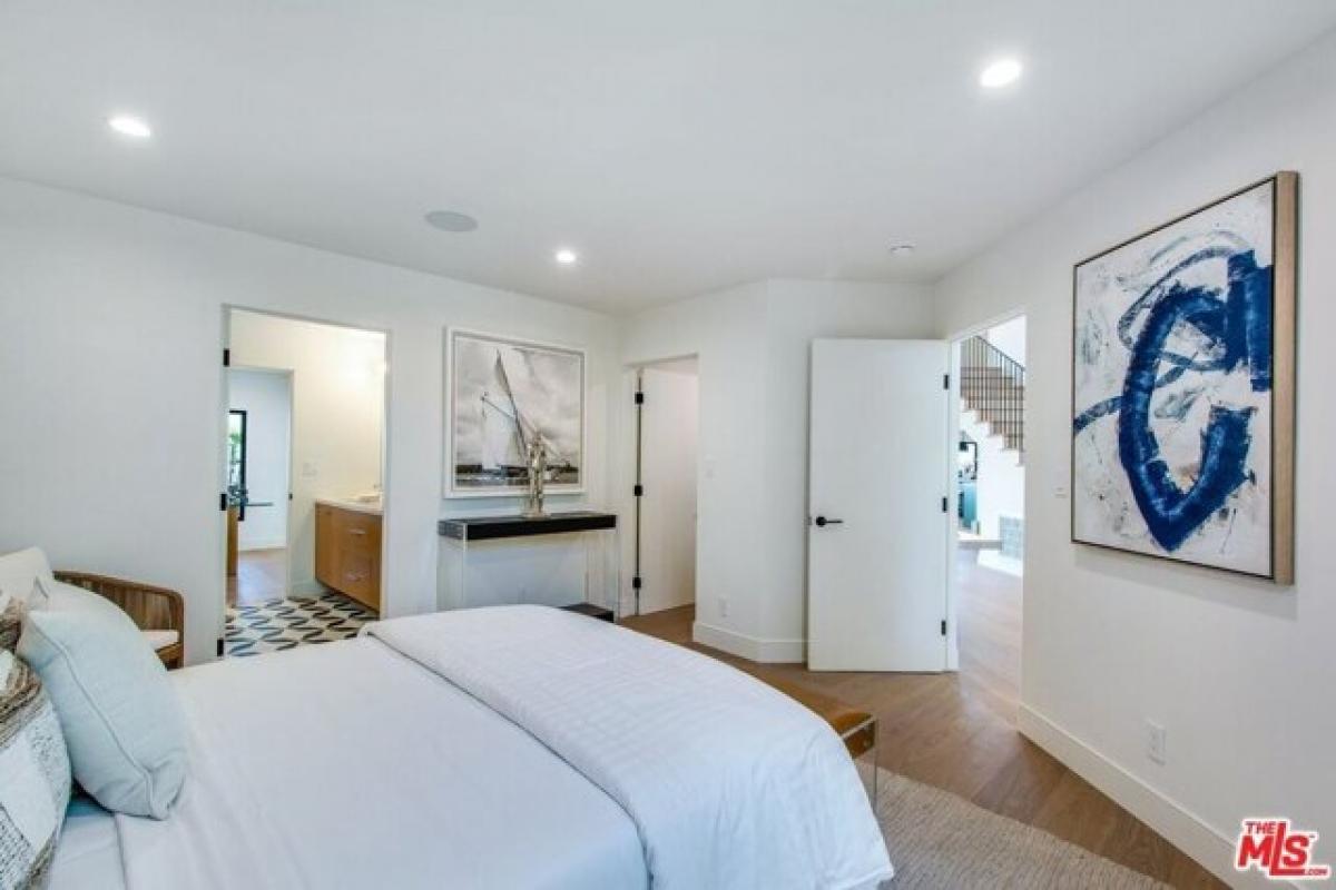 Picture of Home For Sale in Los Angeles, California, United States