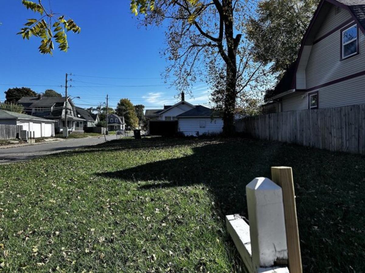 Picture of Residential Land For Sale in Indianapolis, Indiana, United States