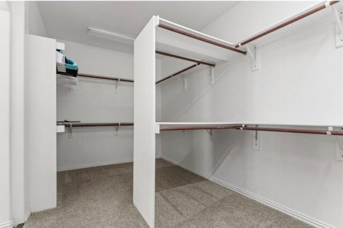 Picture of Home For Sale in Irving, Texas, United States