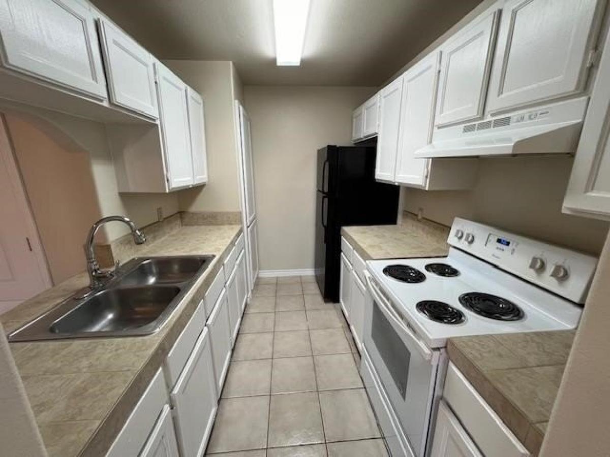 Picture of Home For Sale in Laredo, Texas, United States