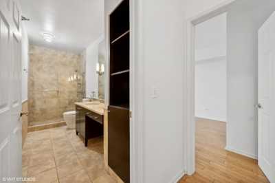 Home For Sale in Chicago, Illinois